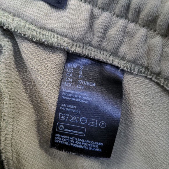 H&M Women's Regular Fit Cut Off Sweat Shorts Green Size Small Cotton Blend - Picture 11 of 11